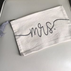 “Mrs.” Cloth versatile zipper pouch